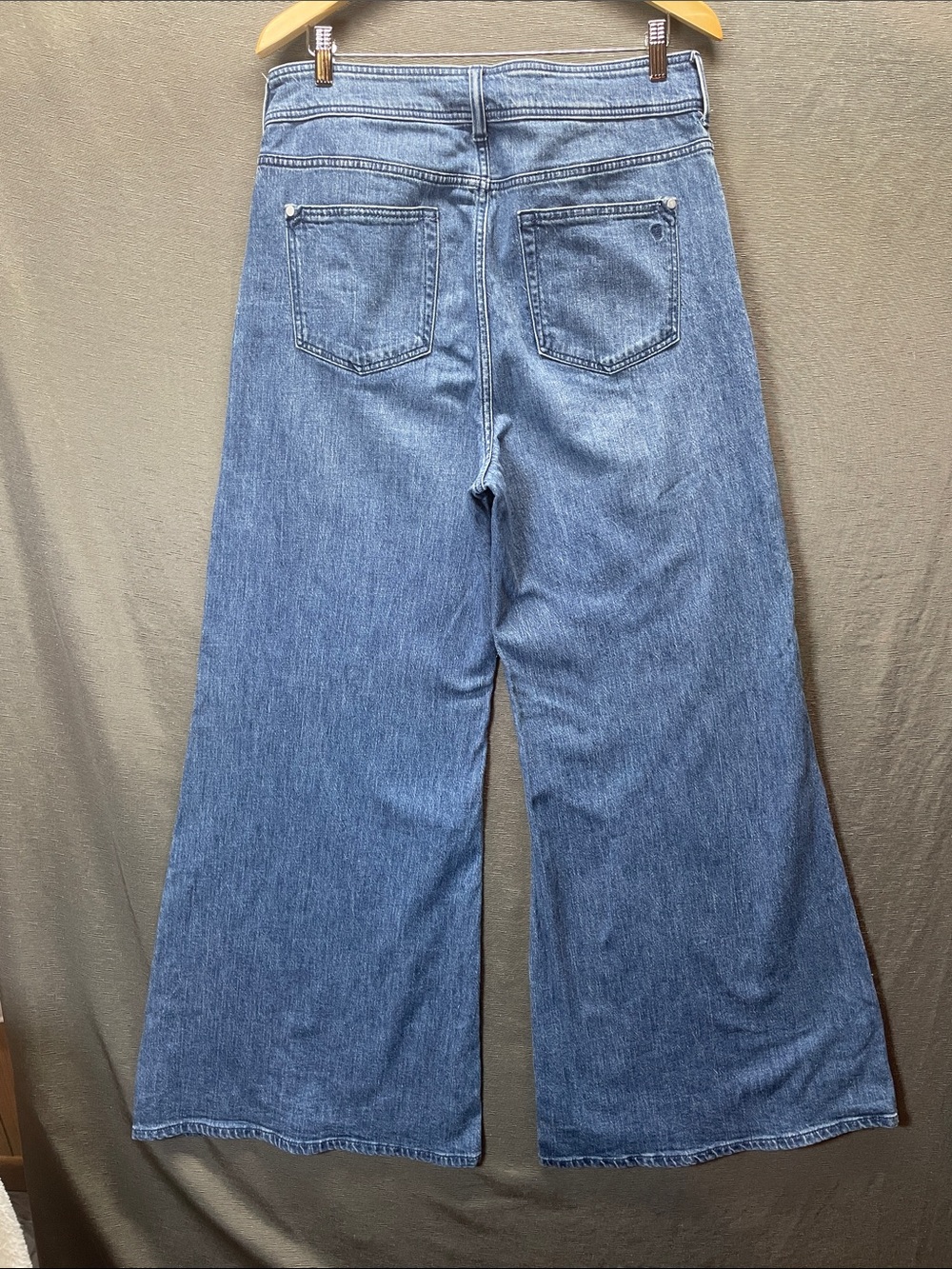 Pilcro Wide-Leg High-Rise Jeans in Blue Denim - Picture 9 of 10